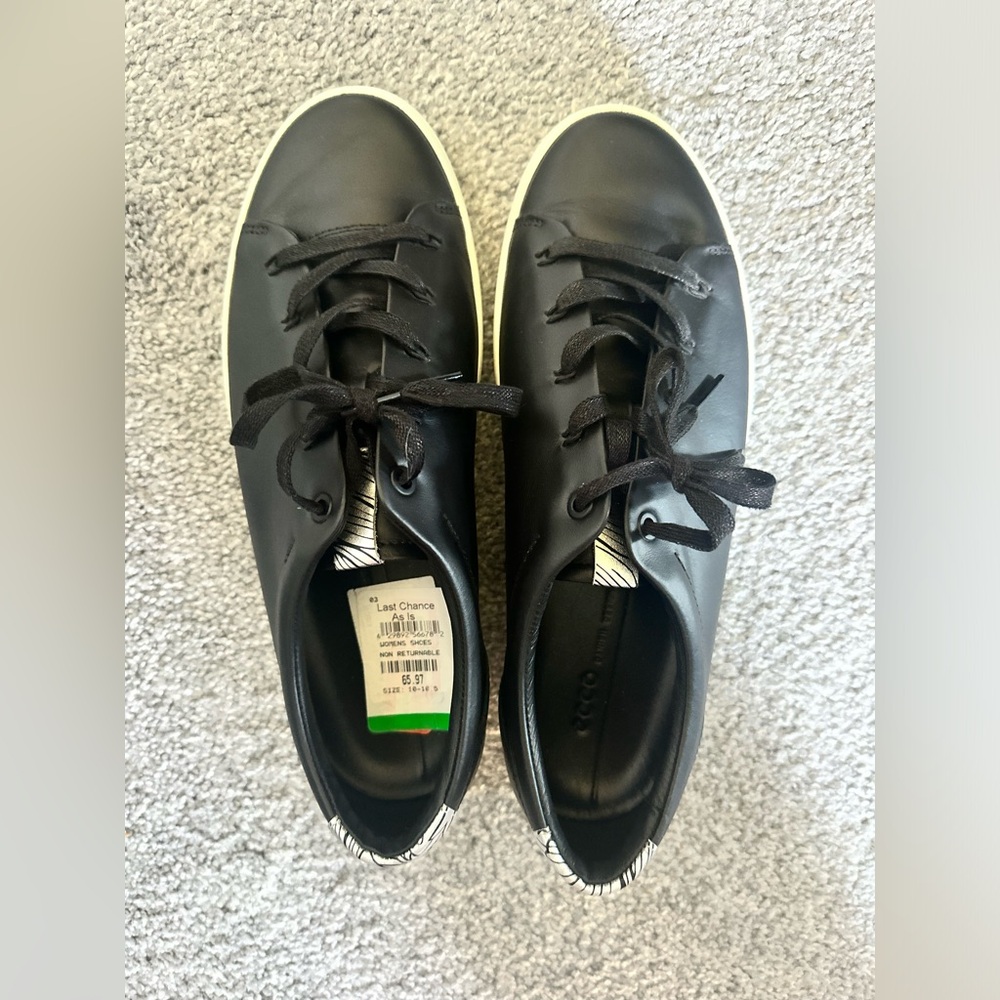 Ecco Black Leather Lace-Up Sneakers